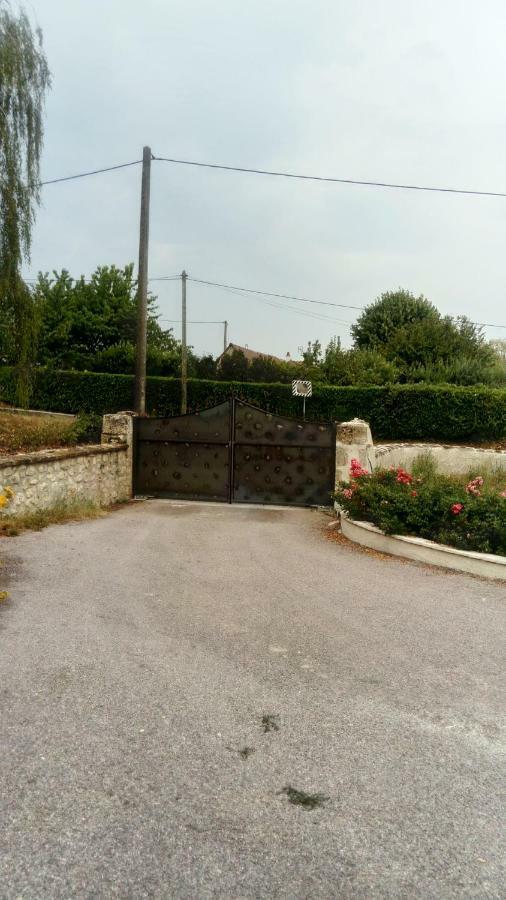 Gite De La Roseraie Louchy-Montfand Kültér fotó